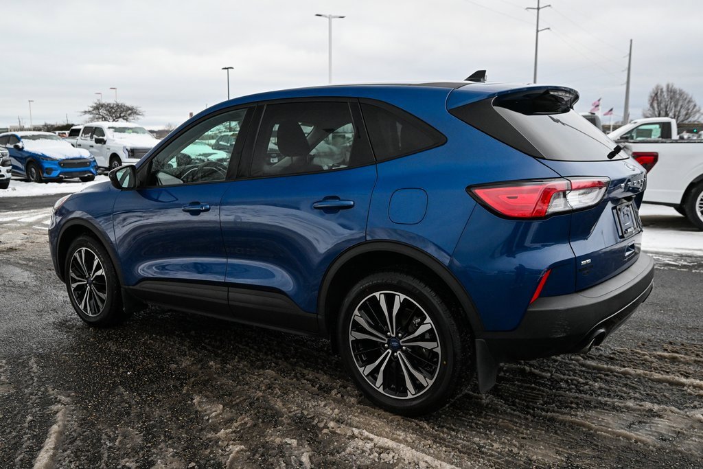 Certified 2022 Ford Escape SE w/ SE Sport Appearance Package image 7