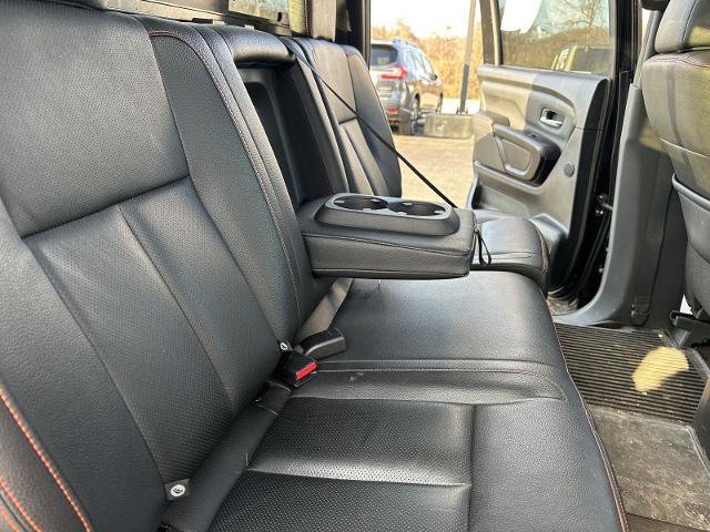 Used 2024 Nissan Titan PRO-4X w/ Pro-4x Convenience Package image 16