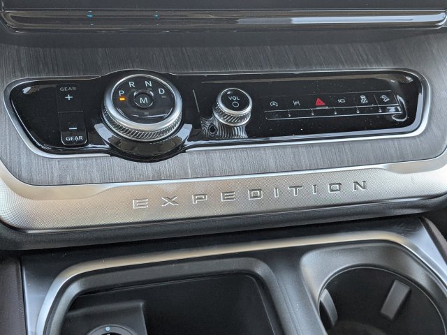 Certified 2026 Ford Expedition Max Platinum w/ Platinum Ultimate Package AWD/4WD image 22