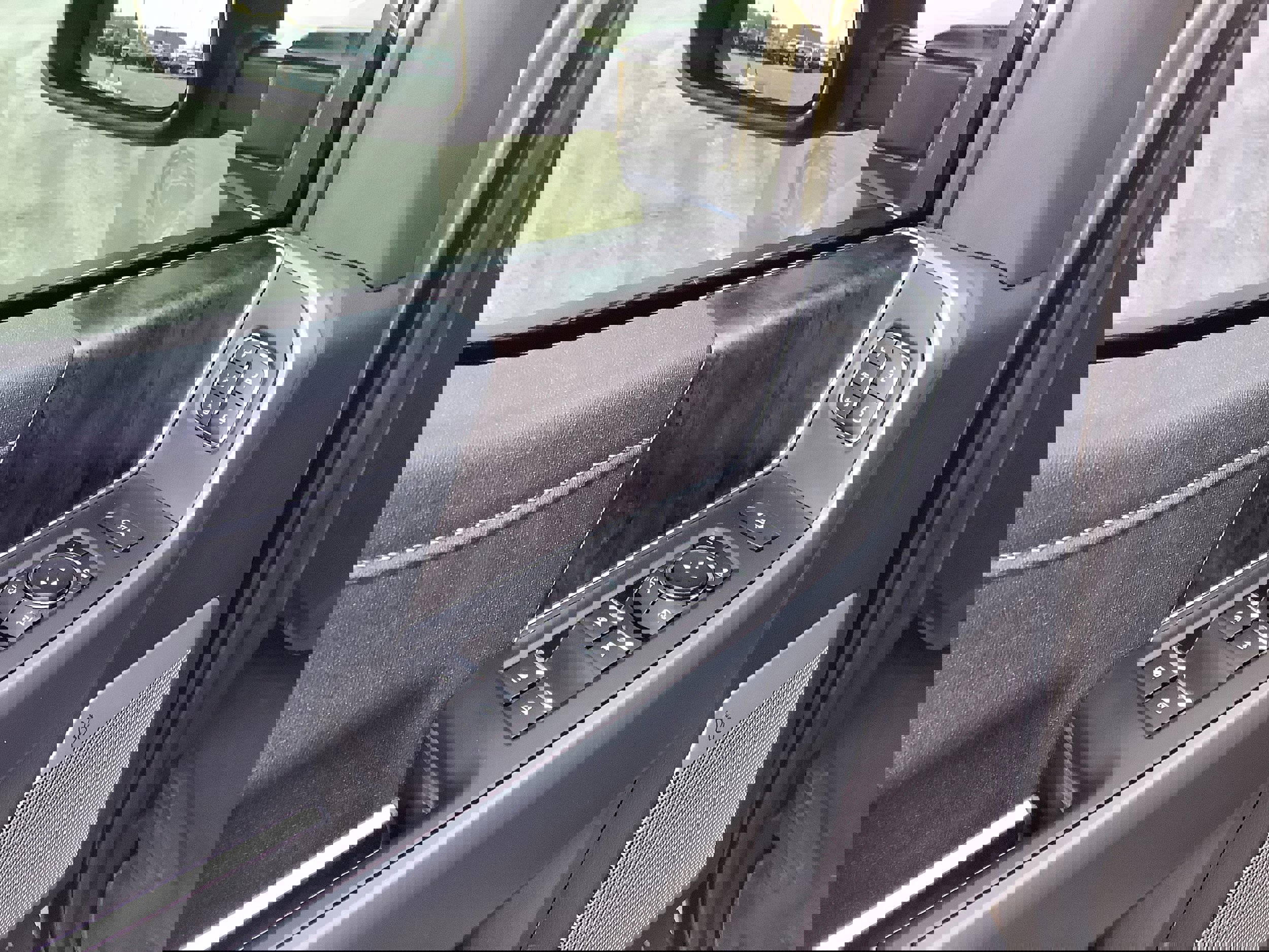 Certified 2023 Ford F250 Lariat w/ Lariat Ultimate Package image 12