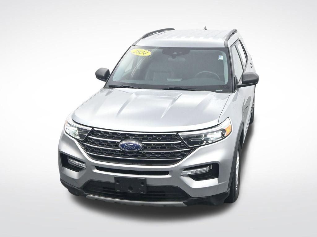 Certified 2024 Ford Explorer XLT w/ Equipment Group 202A image 24