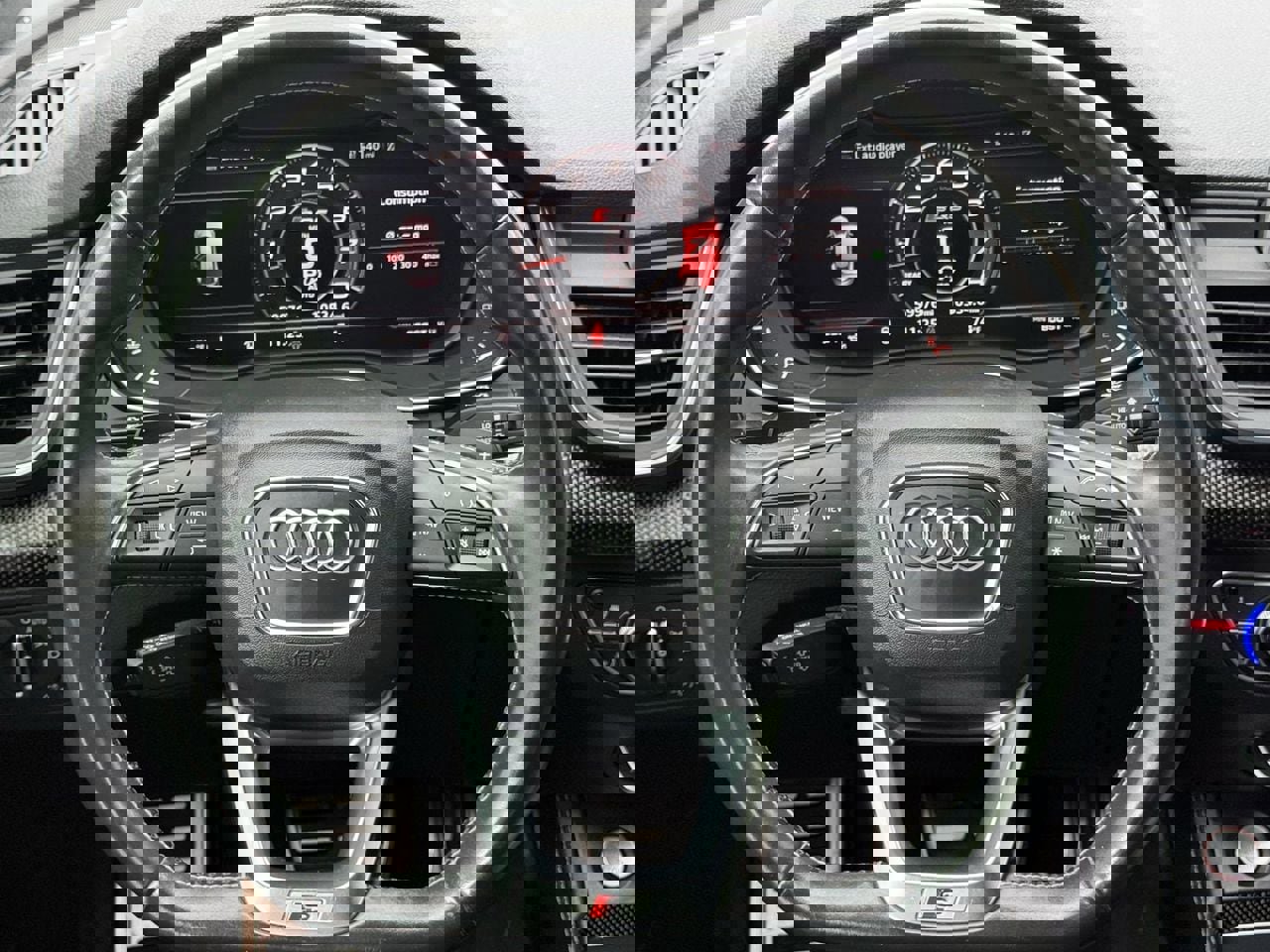 Used 2018 Audi SQ5 Prestige w/ Prestige Package image 12