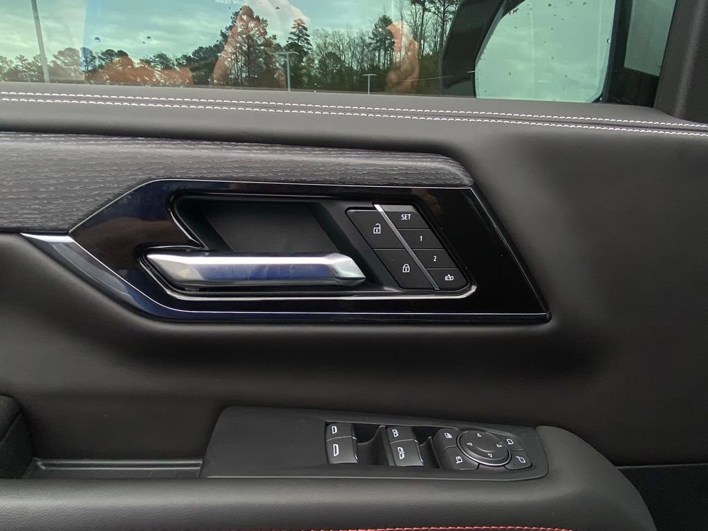 Used 2025 GMC Yukon AT4 Ultimate image 11
