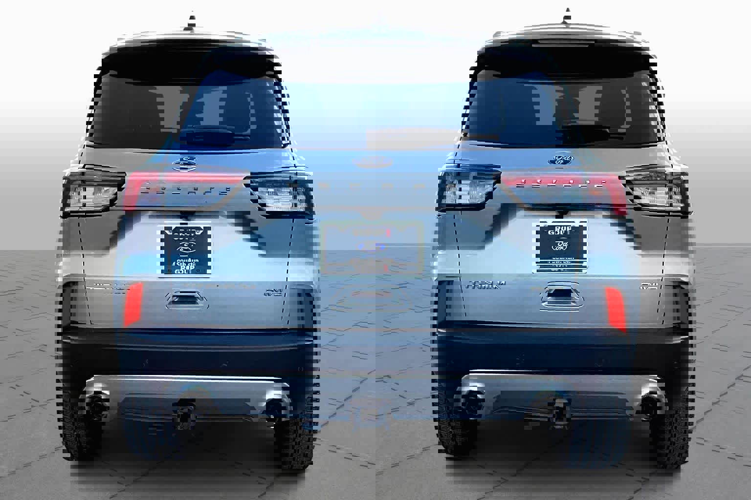 Certified 2022 Ford Escape Titanium w/ Titanium Elite Package image 2