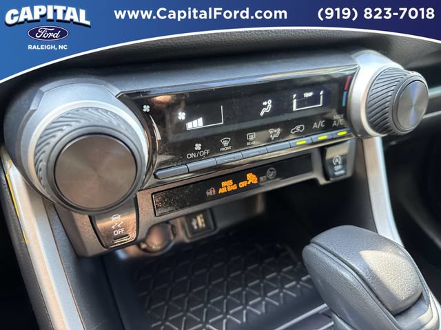 Used 2025 Toyota RAV4 LE AWD/4WD image 29