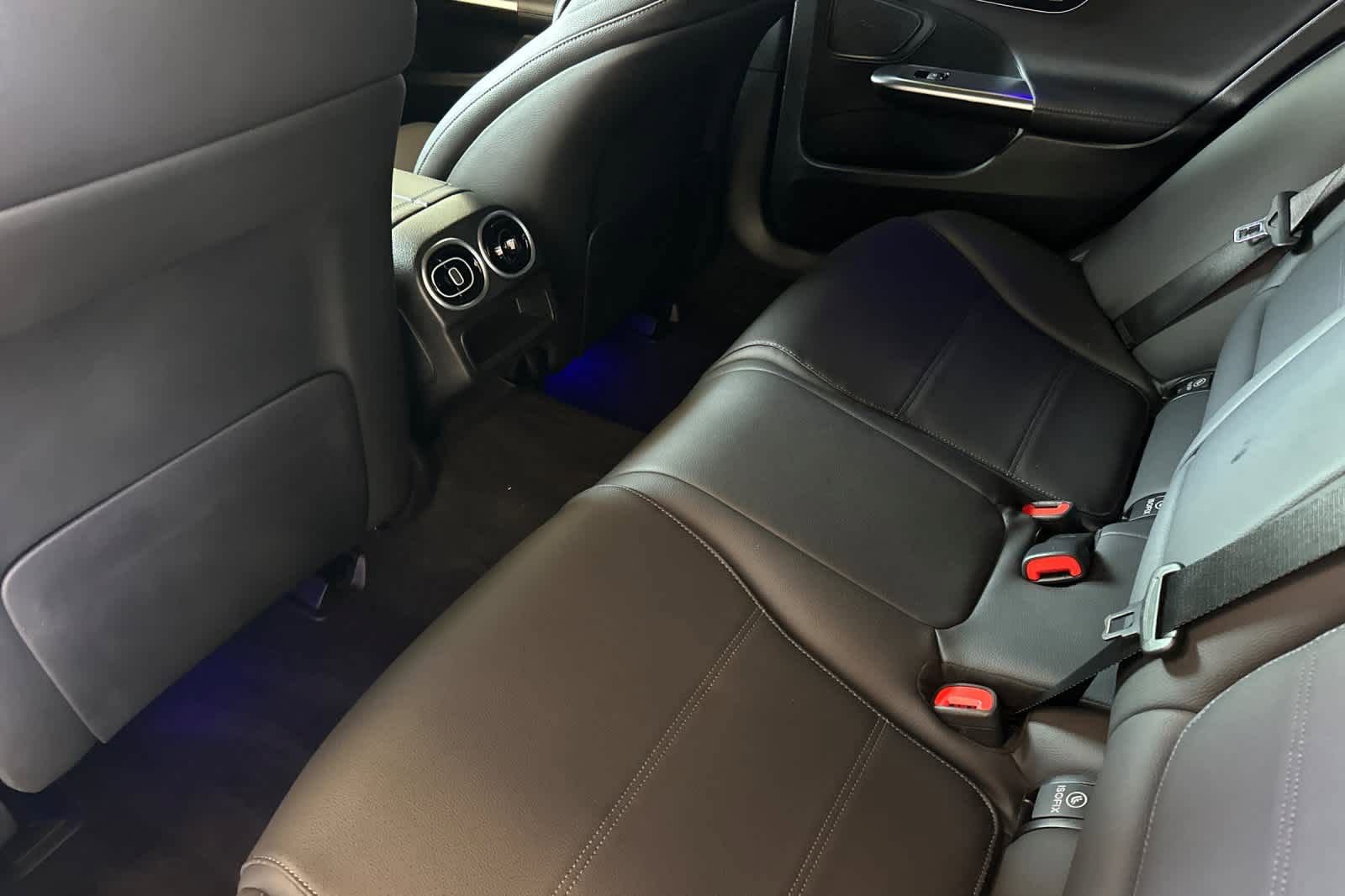Used 2024 Mercedes-Benz C 300 Sedan image 4