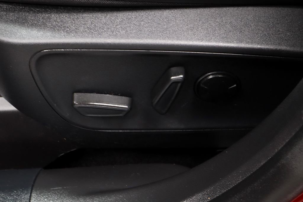Certified 2025 Ford Escape ST-Line AWD/4WD image 24