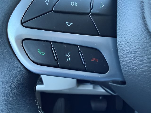 Used 2024 Chrysler Pacifica Touring-L FWD image 18