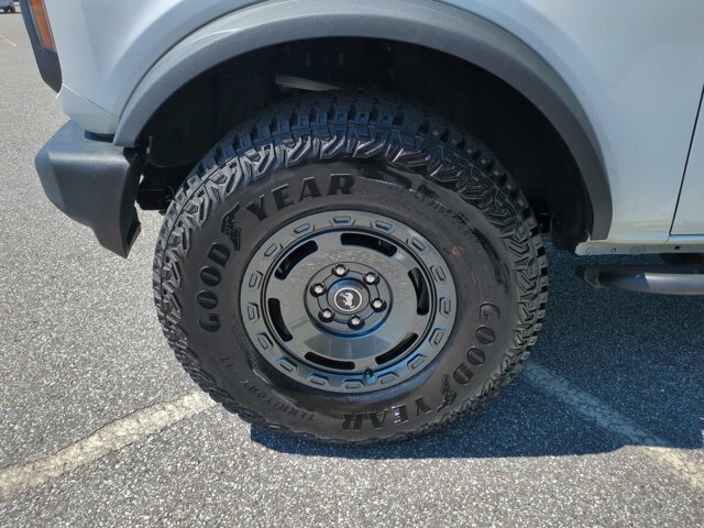 Certified 2025 Ford Bronco 4-Door w/ Sasquatch Package AWD/4WD image 11