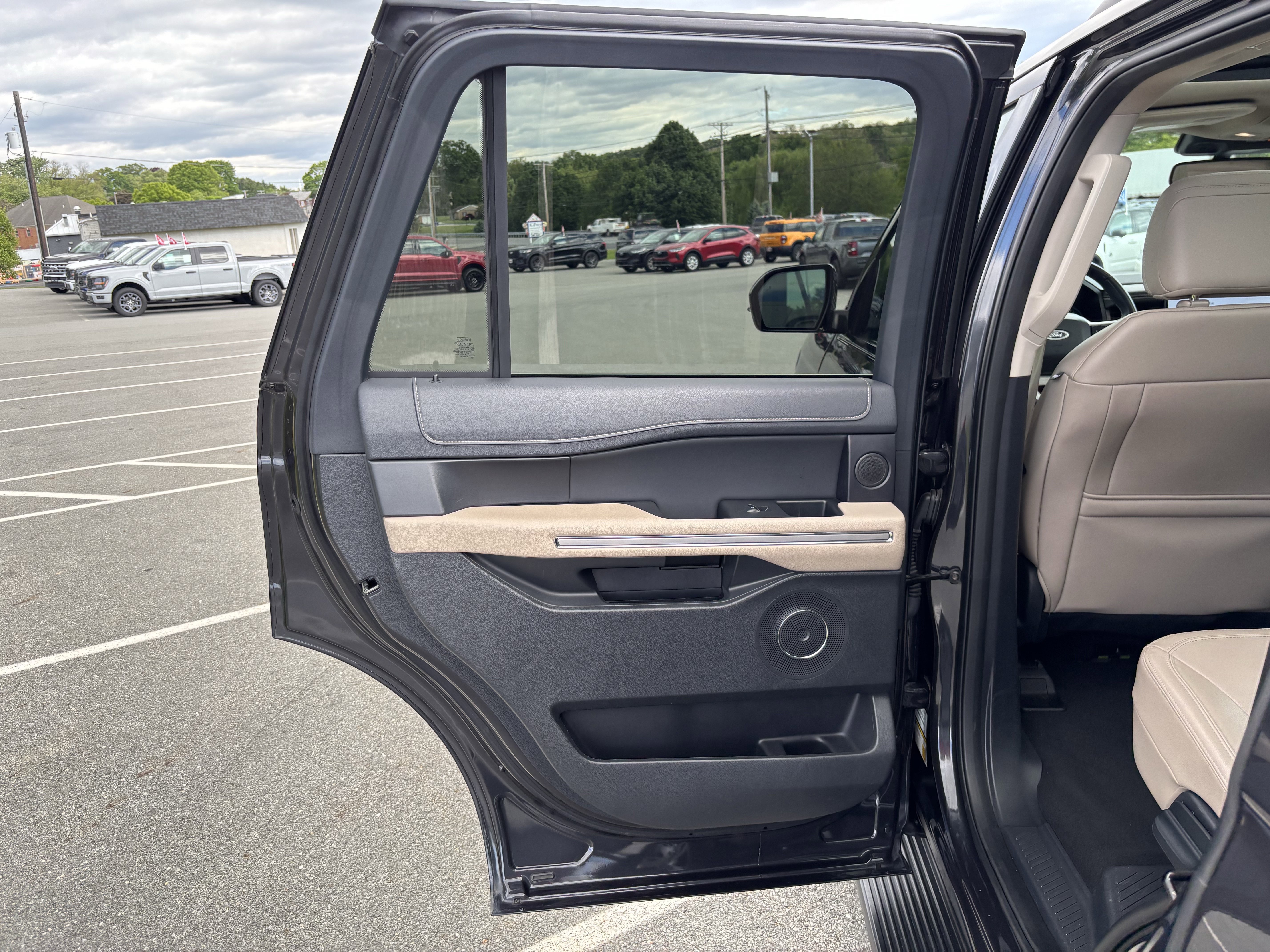 Certified 2024 Ford Expedition Limited AWD/4WD image 27