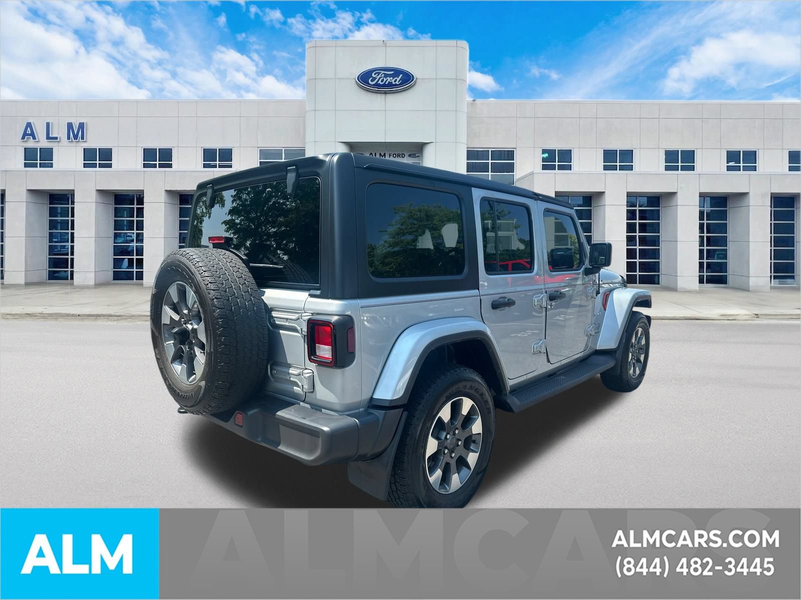 Used 2023 Jeep Wrangler Unlimited Sahara AWD/4WD image 5