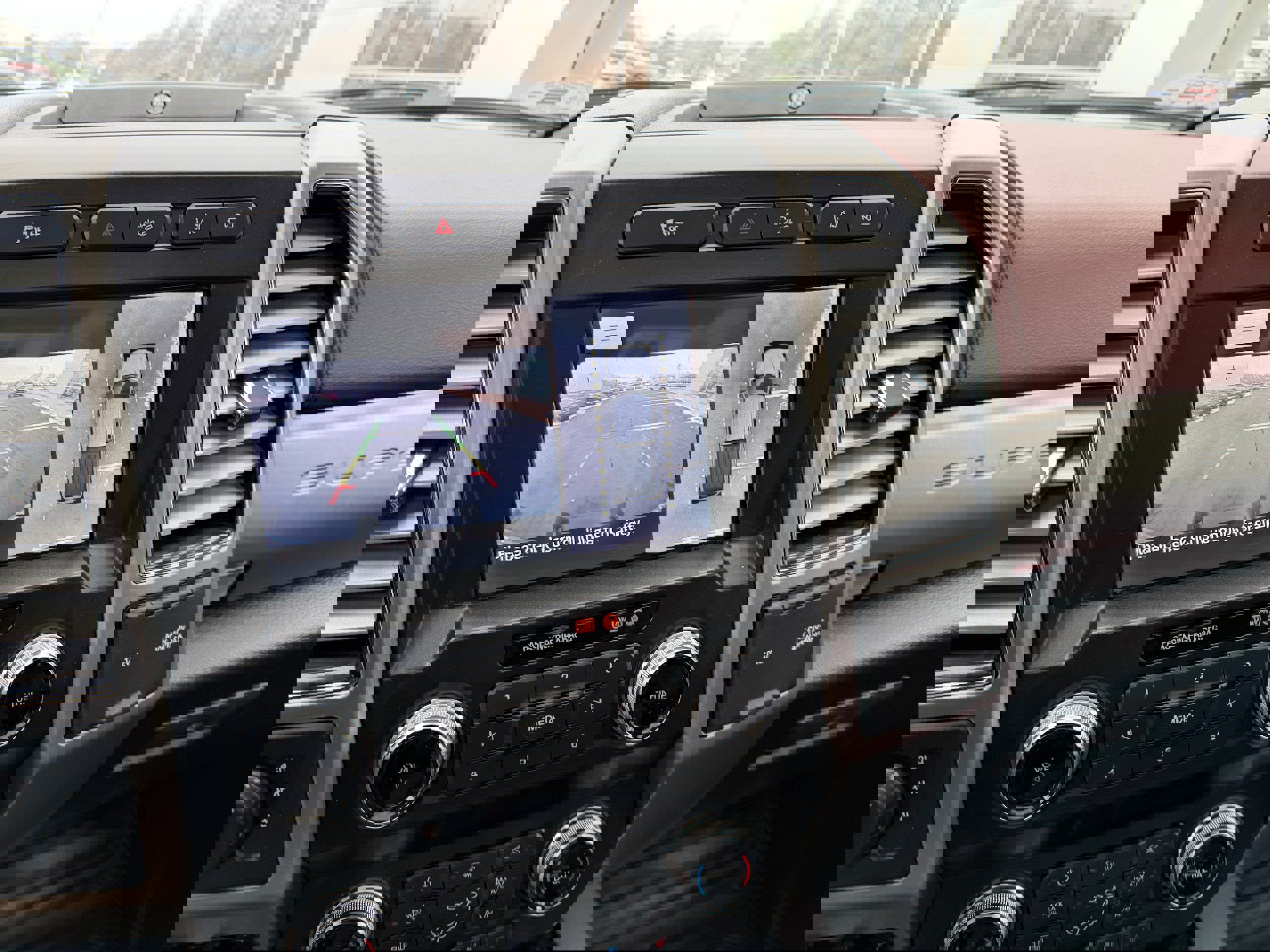 Certified 2021 Ford F250 Platinum w/ FX4 Off-Road Package image 18