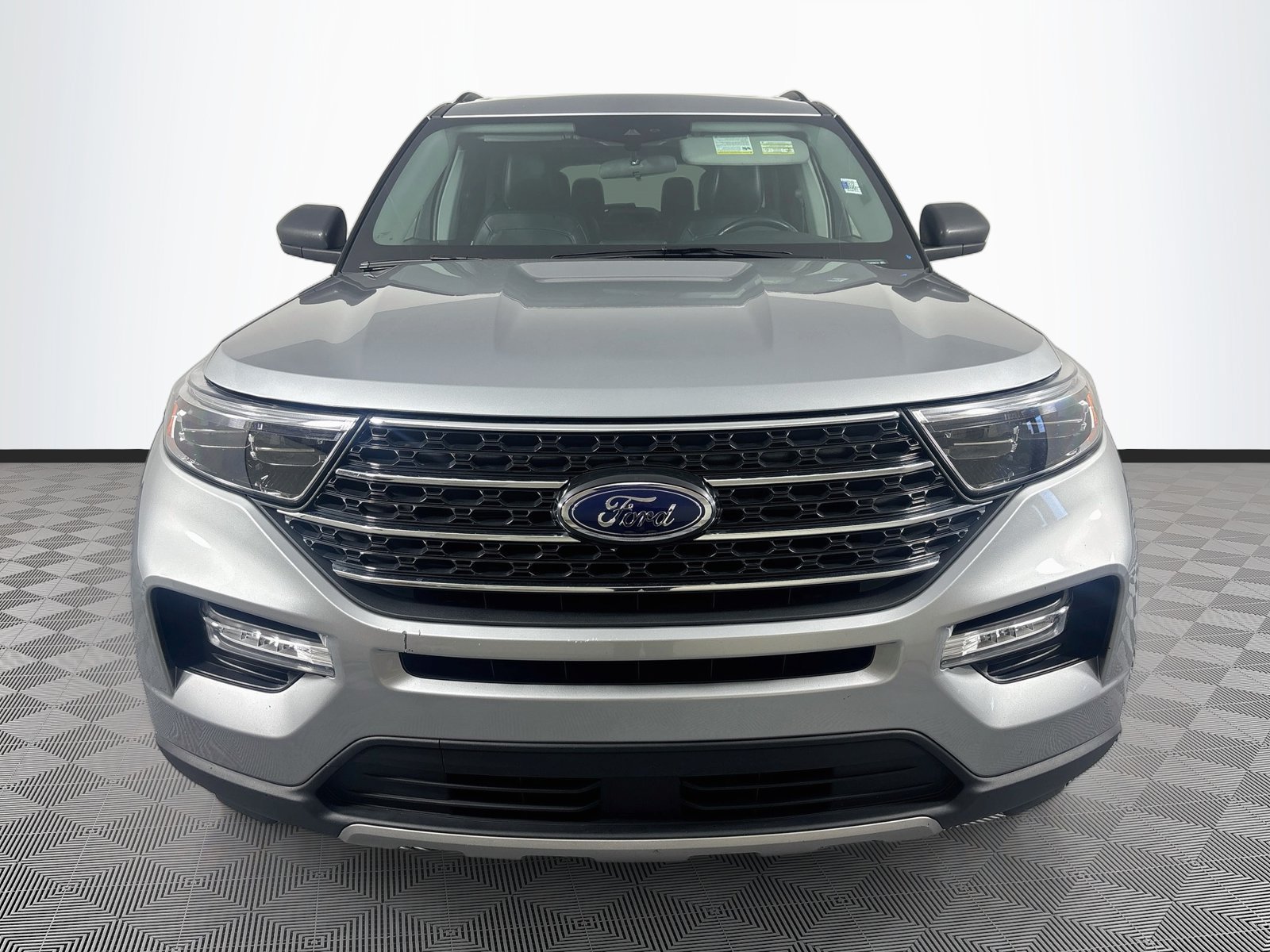 Certified 2023 Ford Explorer XLT w/ Equipment Group 202A AWD/4WD image 2