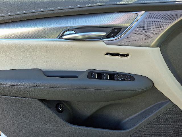 Used 2021 Cadillac XT5 Premium Luxury image 12