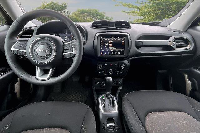 Used 2023 Jeep Renegade Latitude AWD/4WD image 15