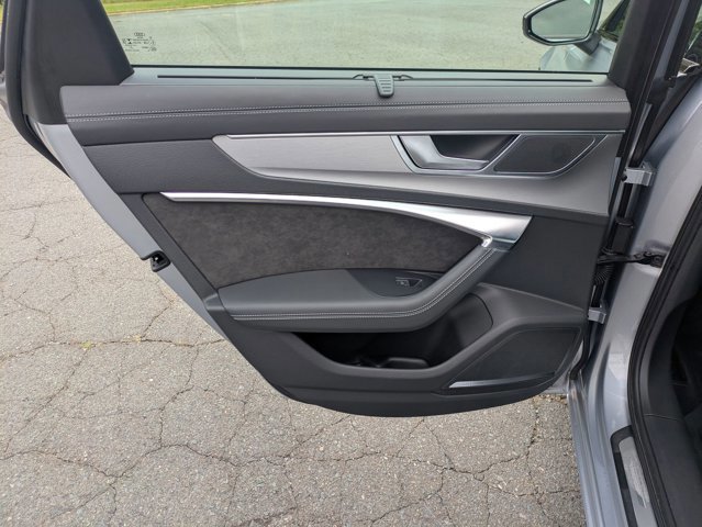 Used 2021 Audi S6 Prestige w/ Prestige Package image 27