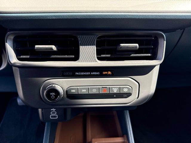 Certified 2025 Ford Maverick XL w/ 4K Tow Package AWD/4WD image 27
