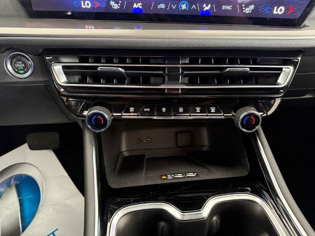 Used 2026 Chevrolet Traverse LT FWD image 17