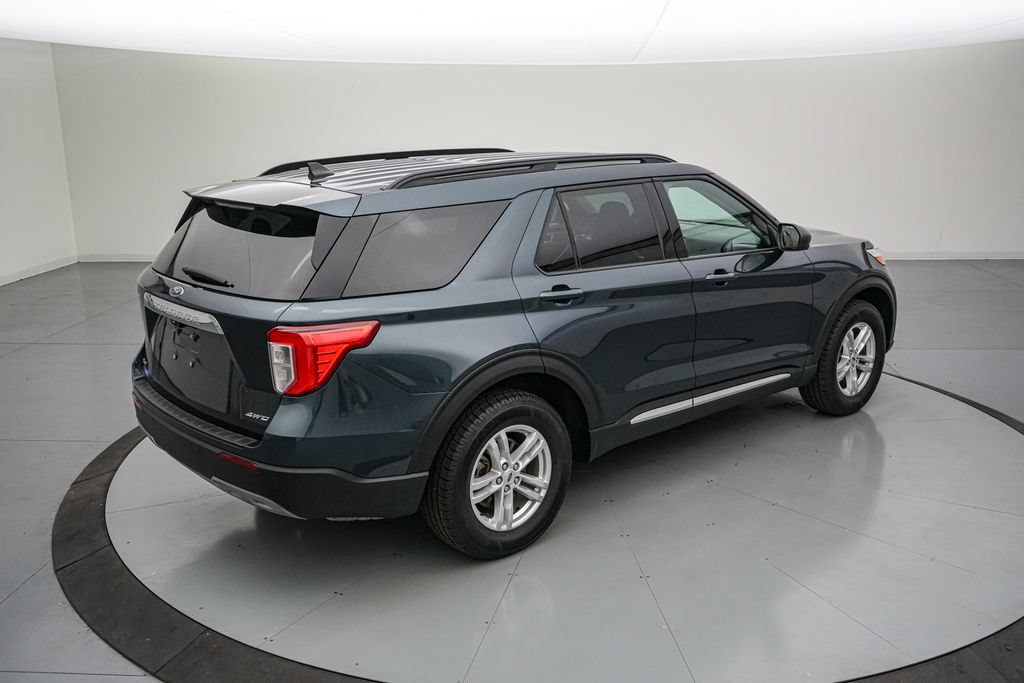 Certified 2023 Ford Explorer XLT w/ Equipment Group 202A AWD/4WD image 4
