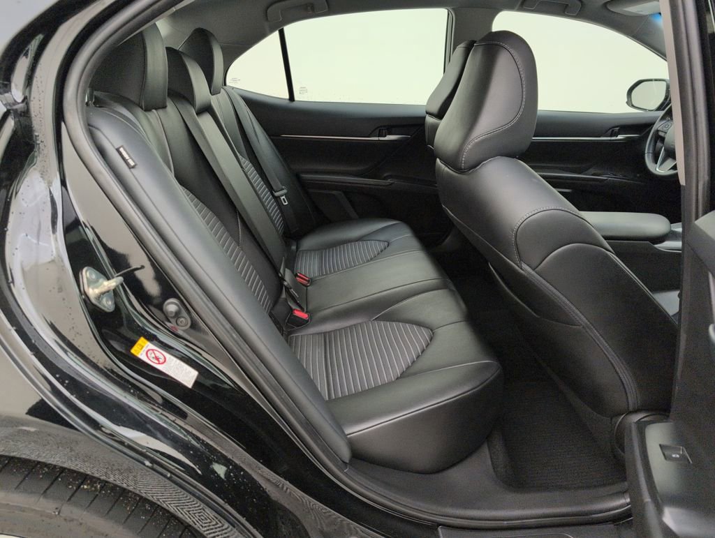 Used 2018 Toyota Camry SE image 17