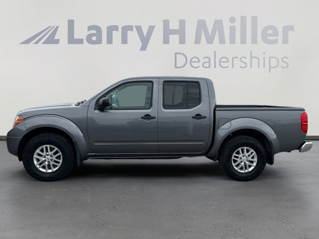 Used 2019 Nissan Frontier SV image 2