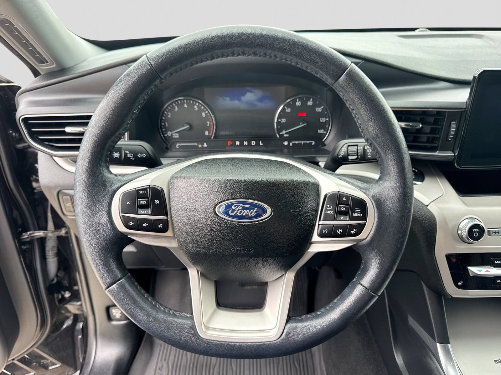 Certified 2023 Ford Explorer XLT w/ Equipment Group 202A AWD/4WD image 29