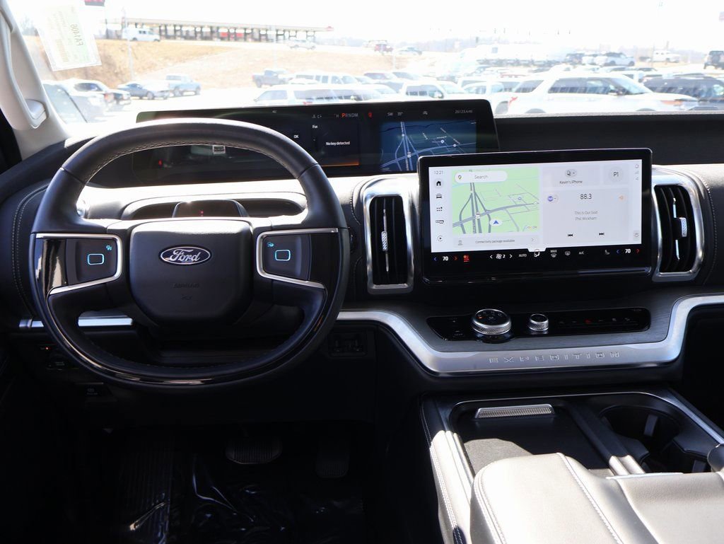 Certified 2025 Ford Expedition Platinum image 20