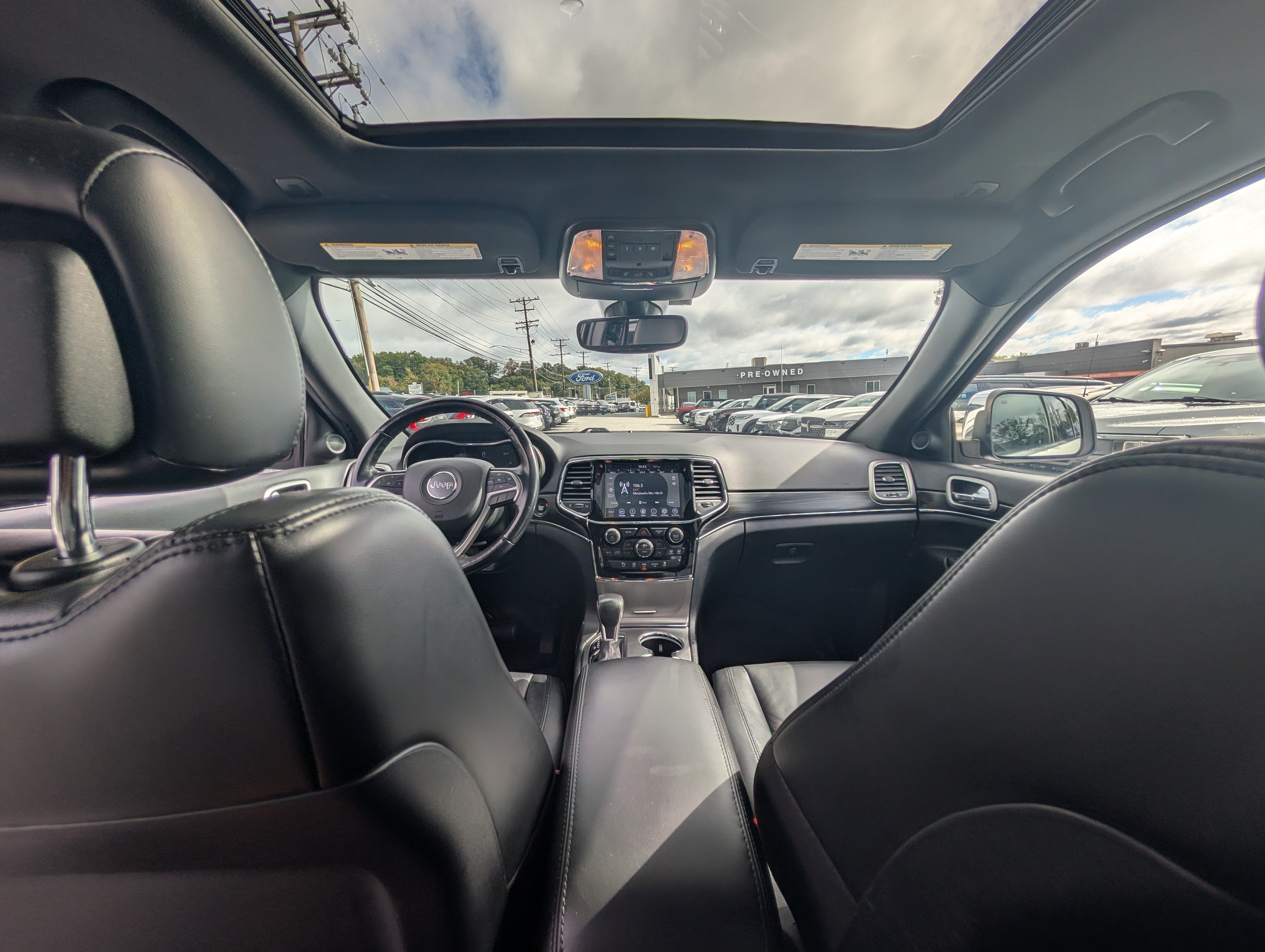 Used 2020 Jeep Grand Cherokee Limited AWD/4WD image 18