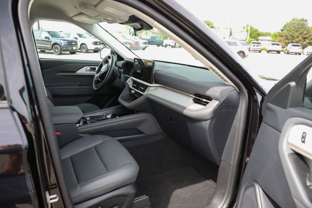 Certified 2025 Ford Explorer Active w/ Active Comfort Package AWD/4WD image 40