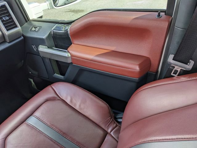 Certified 2022 Ford F450 Platinum w/ FX4 Off-Road Package image 18