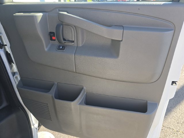 Used 2025 GMC Savana 2500 w/ Driver Convenience Package RWD image 17