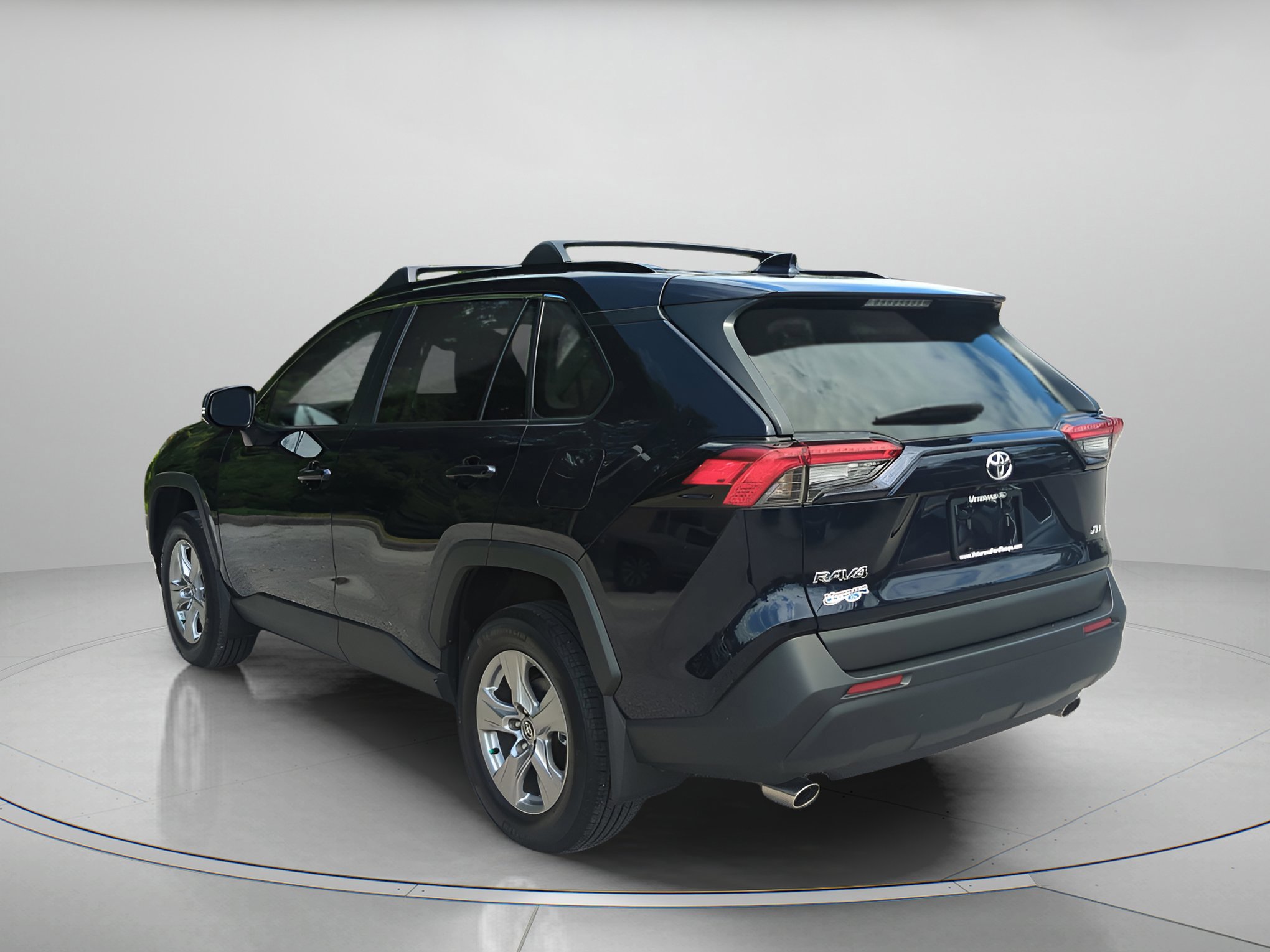 Used 2025 Toyota RAV4 XLE w/ Convenience Package FWD image 17