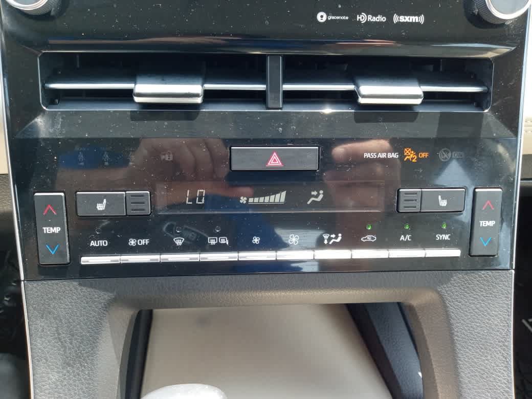 Used 2021 Toyota Avalon XLE FWD image 20