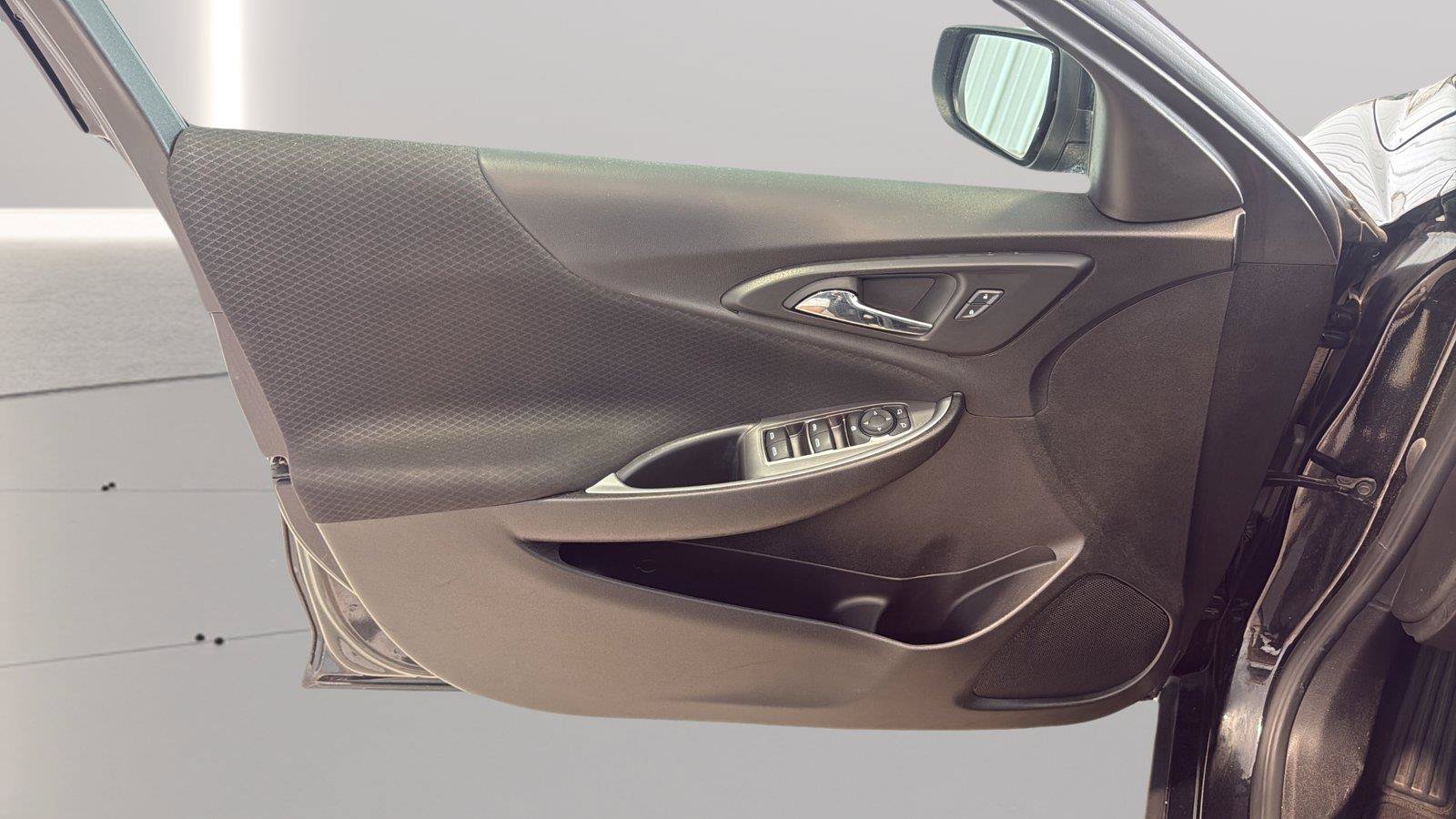 Used 2024 Chevrolet Malibu LT FWD image 25