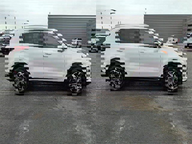 Used 2020 Kia Sportage EX image 2