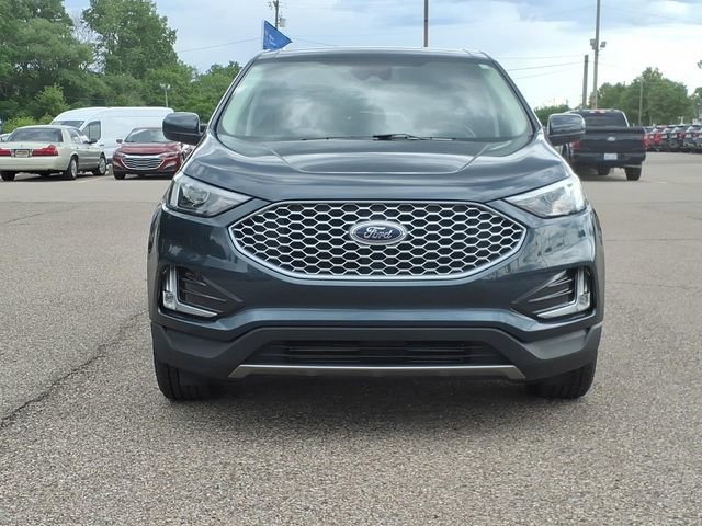 Certified 2024 Ford Edge SEL w/ Convenience Package AWD/4WD image 2