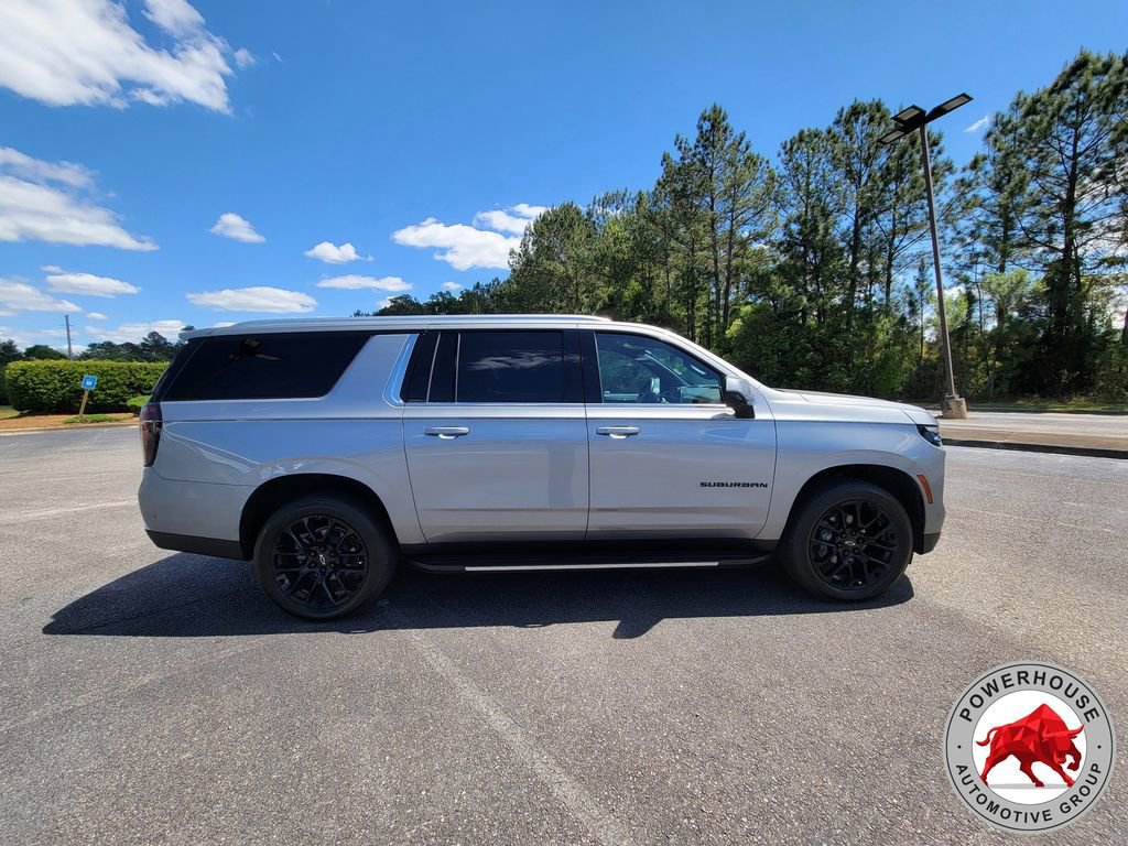 Used 2025 Chevrolet Suburban LS image 6