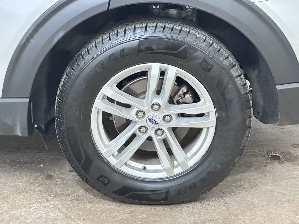 Certified 2022 Ford Explorer XLT w/ Equipment Group 202A image 58