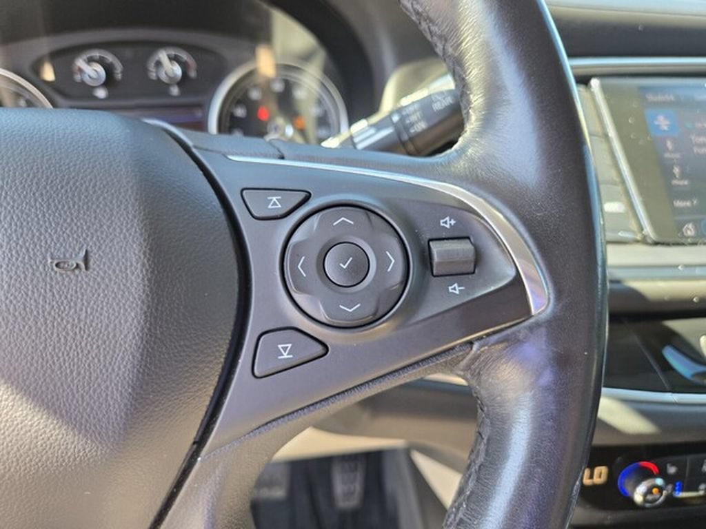 Used 2020 Buick Enclave Premium w/ Sun and Sites Package FWD image 31