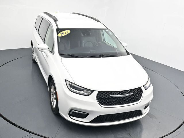 Used 2022 Chrysler Pacifica Touring-L FWD image 22