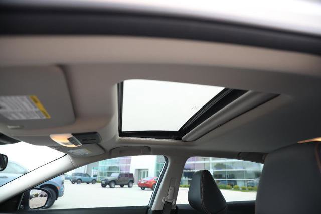 Used 2020 Nissan Altima 2.5 SR w/ Premium Package FWD image 17