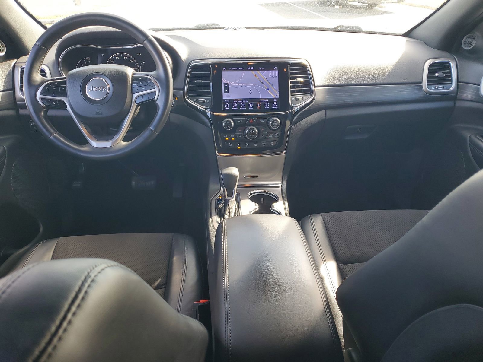 Used 2021 Jeep Grand Cherokee Laredo X image 14