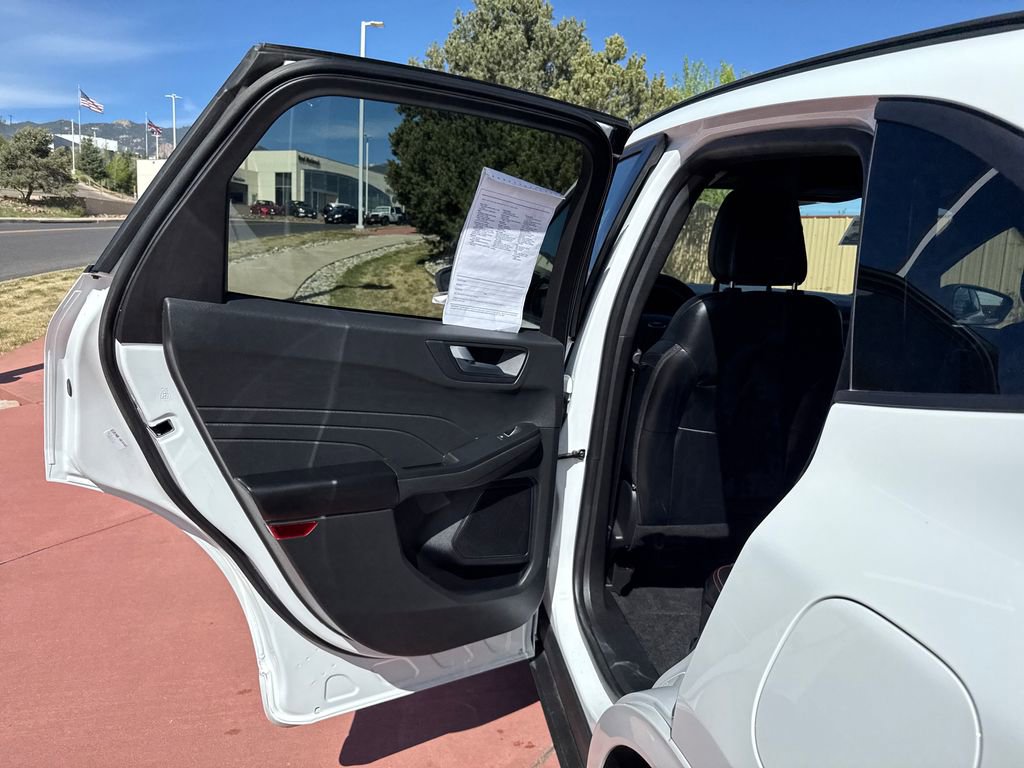 Certified 2023 Ford Escape ST-Line AWD/4WD image 18