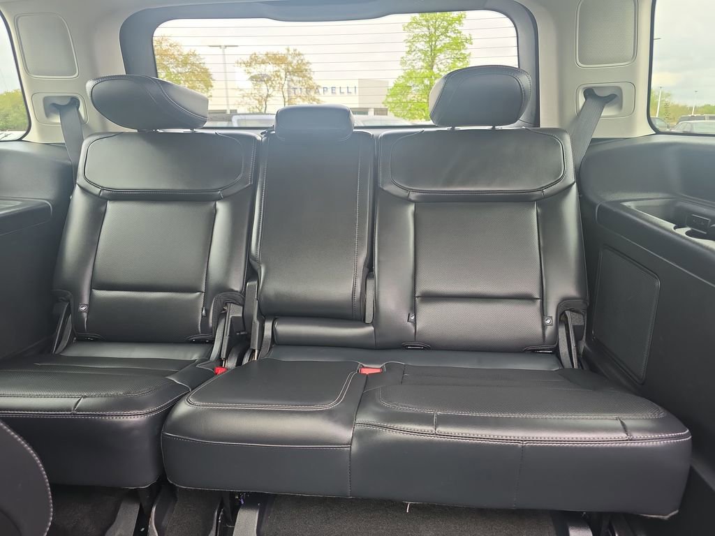 Certified 2025 Ford Expedition Platinum w/ Driver's Package AWD/4WD image 53