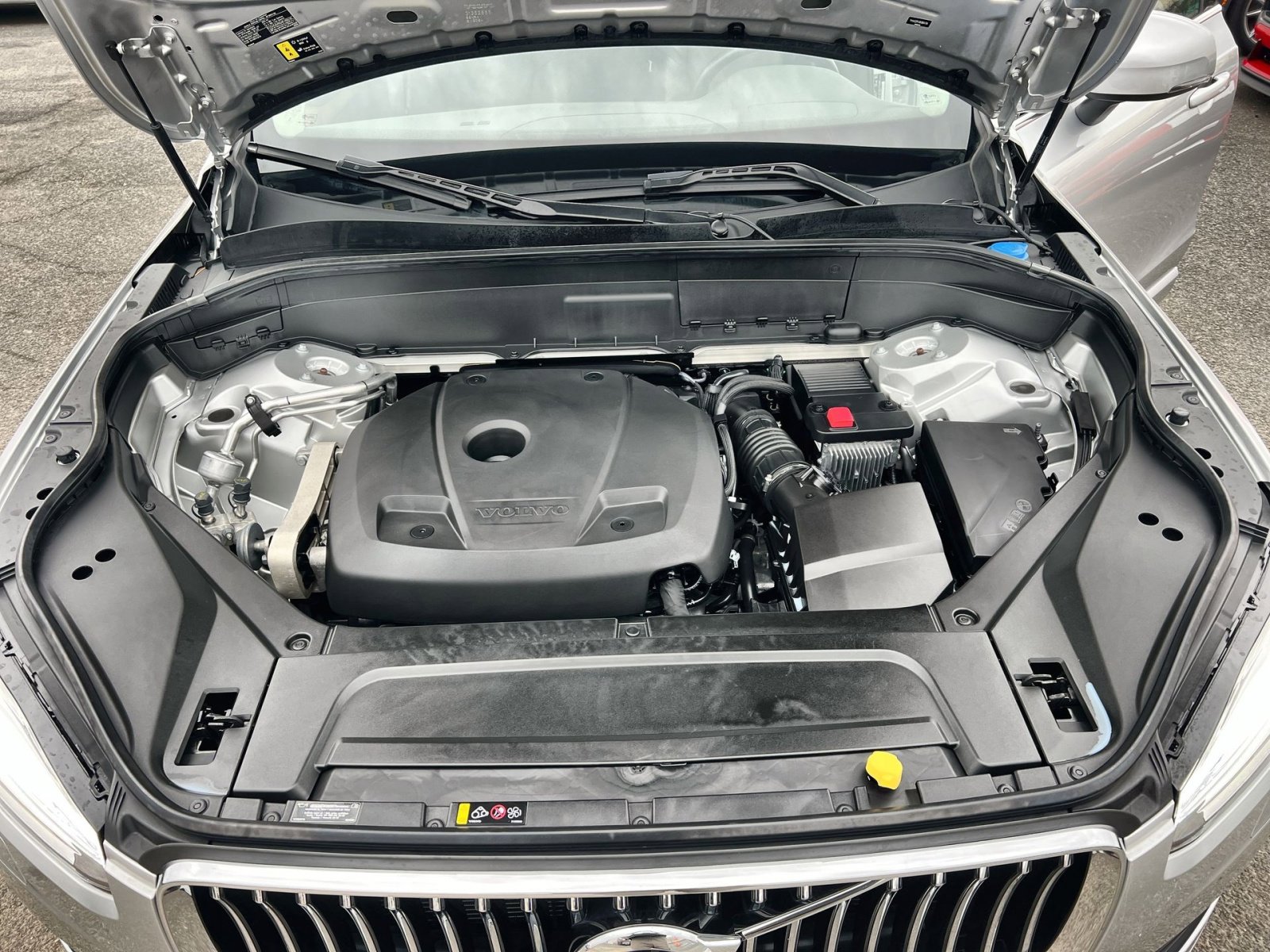 Used 2022 Volvo XC90 T6 Momentum w/ Climate Package image 29