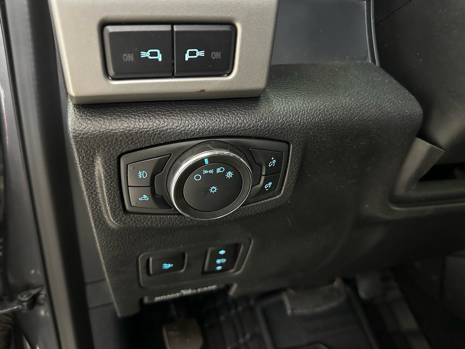 Certified 2021 Ford F250 Lariat w/ Tremor Off-Road Package image 32