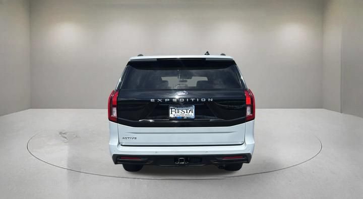 Certified 2025 Ford Expedition Active AWD/4WD image 3