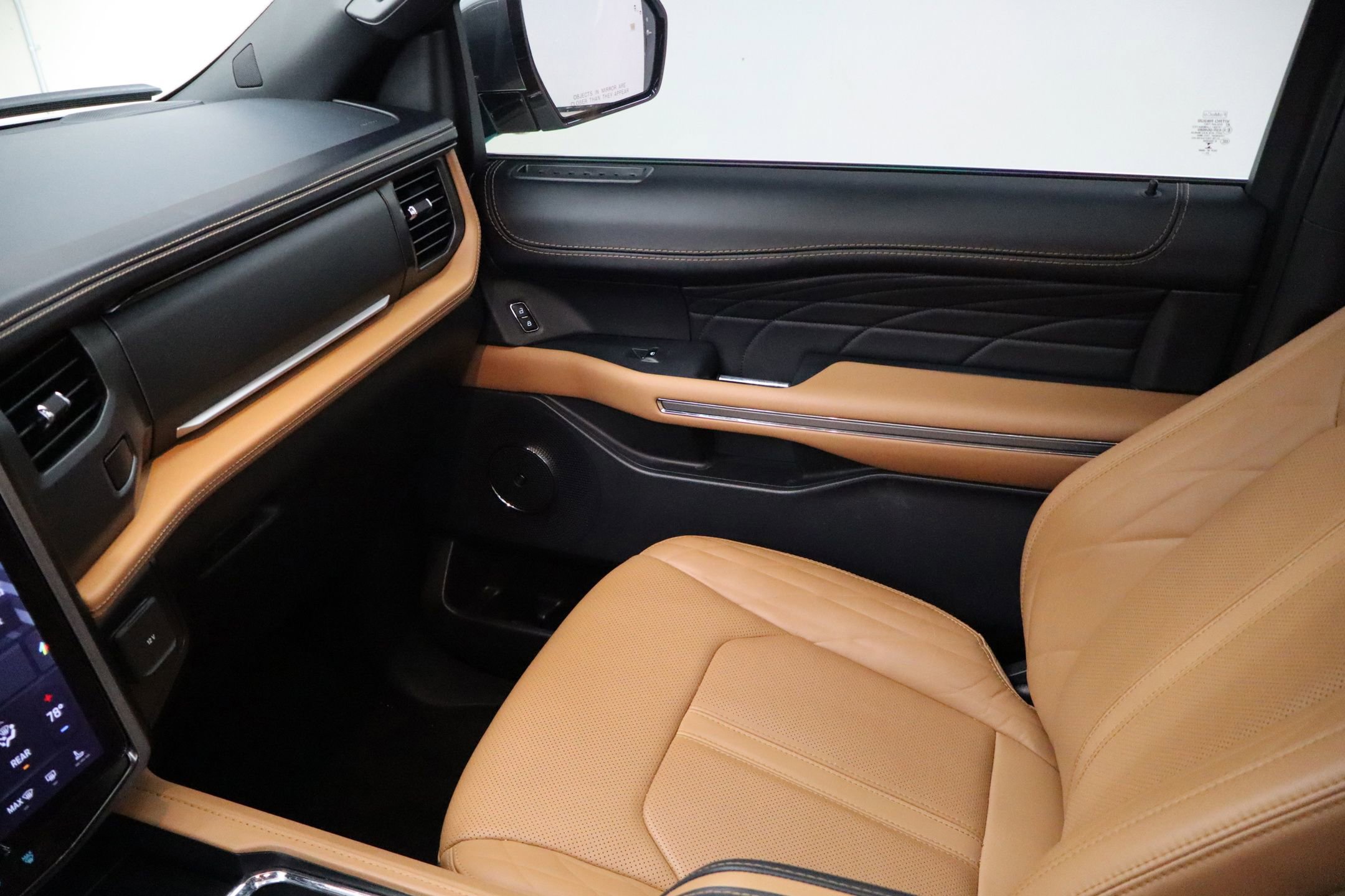 Certified 2023 Ford Expedition Platinum image 24