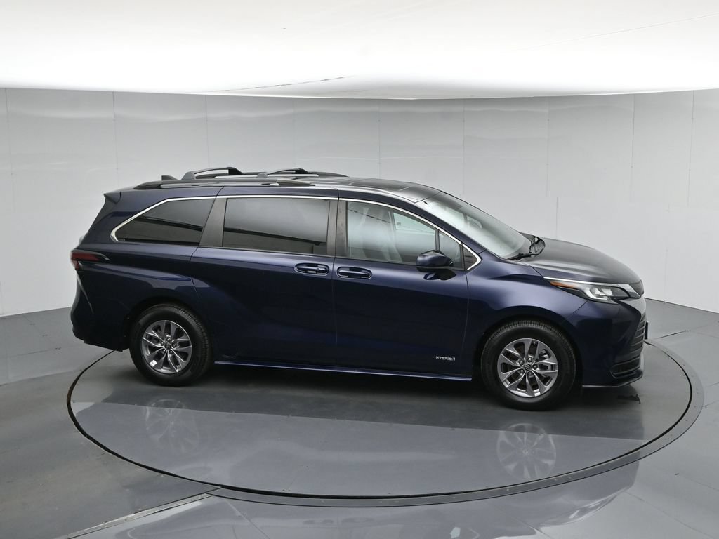 Used 2021 Toyota Sienna LE w/ LE Plus Package FWD image 58