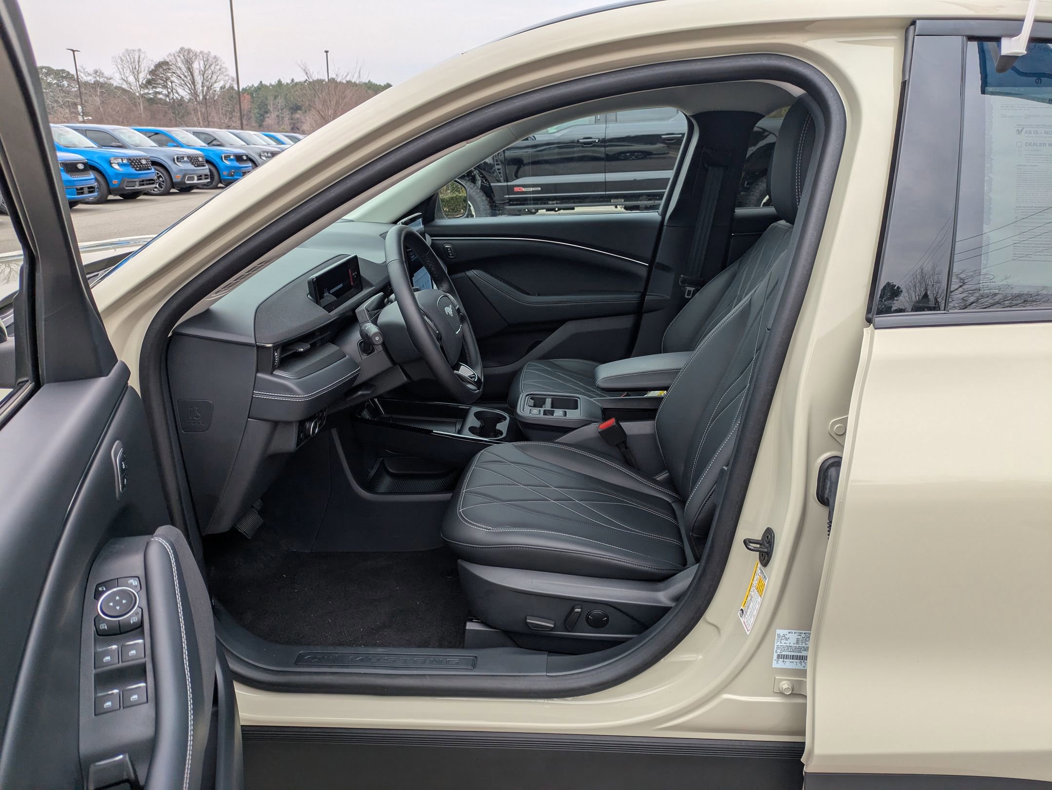 Certified 2025 Ford Mustang Mach-E Select w/ Comfort Package Lite image 13